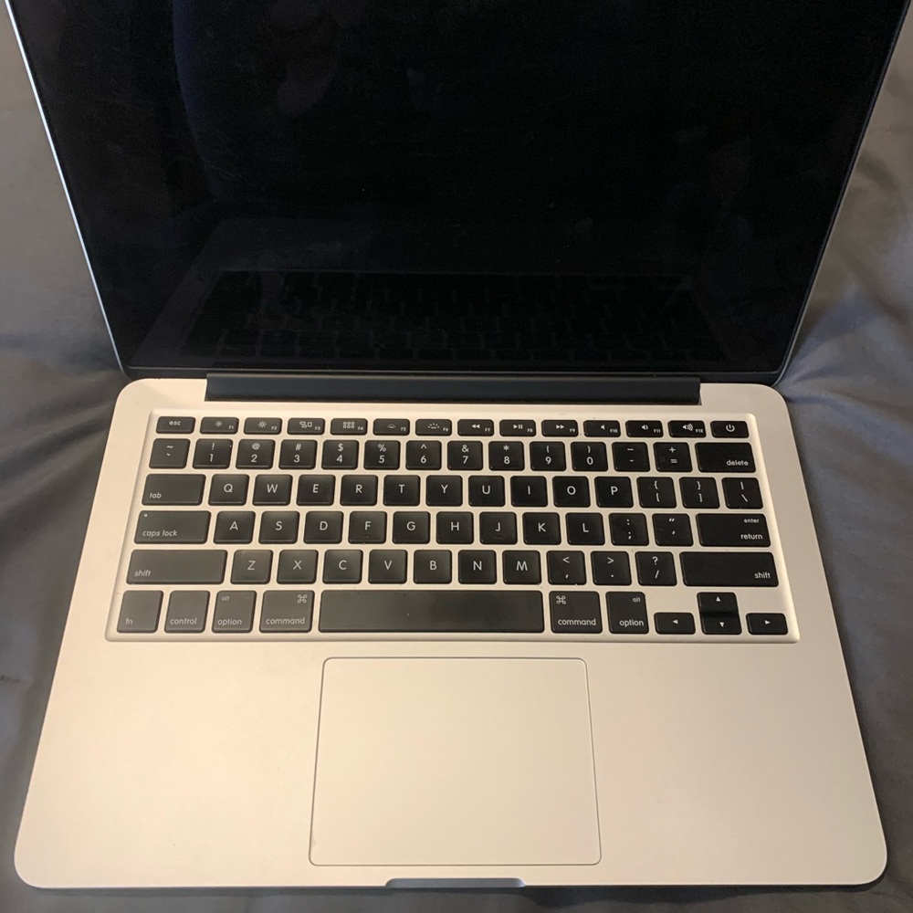 Apple MacBook Pro - Picture 3 of 6